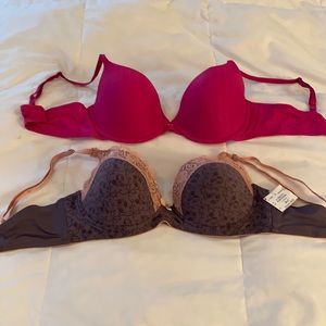 Lot of 2 bras. 36 C.